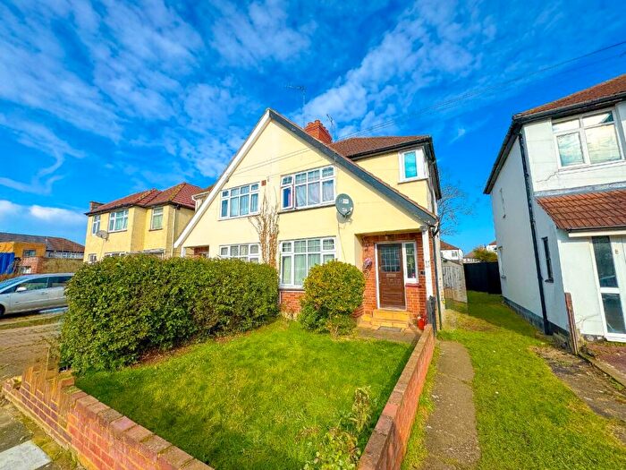 3 Bedroom Semi Detached House For Sale In Landstead Road, Plumstead, London, SE18