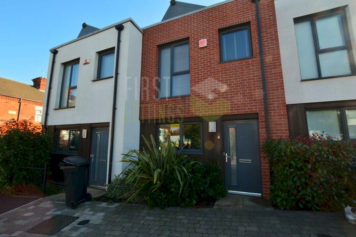 2 Bedroom Town House To Rent In Wheatsheaf Way, Leicester, LE2