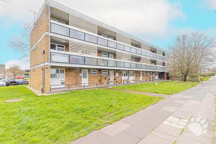 1 Bedroom Flat For Sale In Alracks, Lee Chapel North, SS15