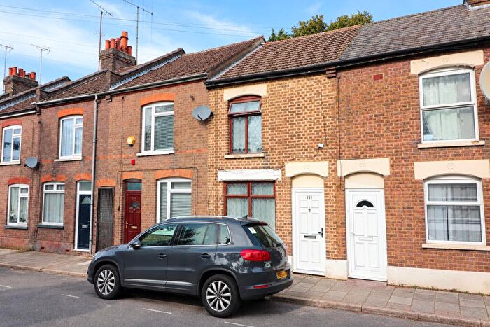 3 Bedroom Terraced House For Sale In North Street, Luton, Bedfordshire, LU2