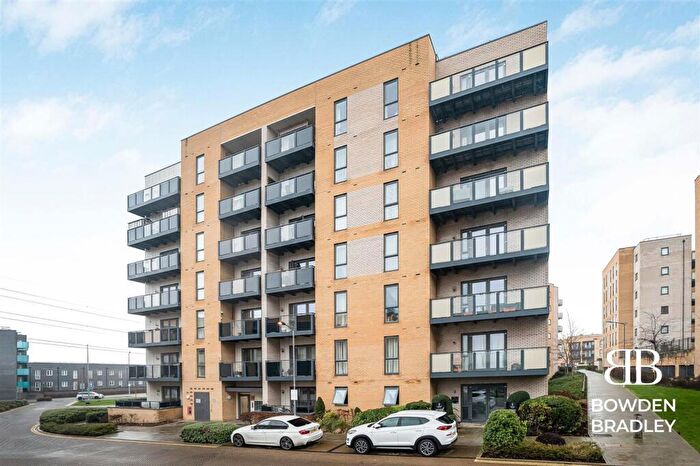 1 Bedroom Apartment To Rent In Sackett Road, Sandy House, IG11