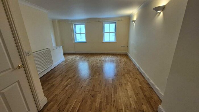 3 Bedroom Town House To Rent In Market Street, Haverfordwest, SA61