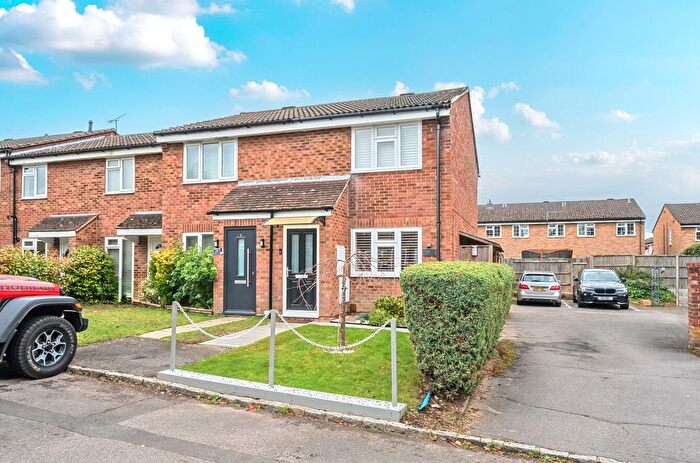 2 Bedroom End Terrace House For Sale In Cherrytree Close, Owlsmoor, Sandhurst, Berkshire, GU47