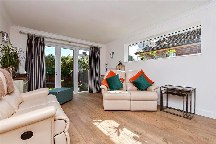 2 Bedroom Detached Bungalow For Sale In Linden Avenue, Broadstairs, Kent, CT10