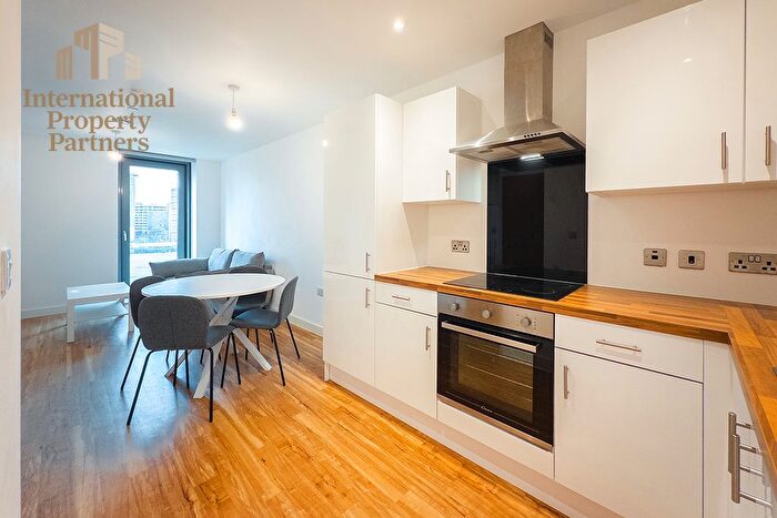 2 Bedroom Flat To Rent In Michigan Point Tower D, Michigan Avenue, Salford, M50