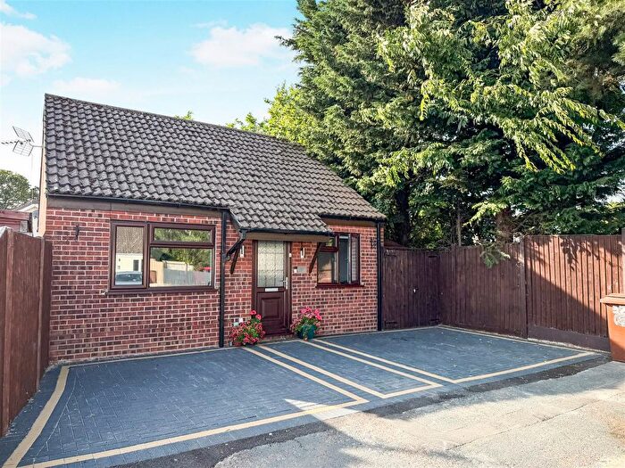 2 Bedroom Detached Bungalow For Sale In Laburnum Close, Red Lodge, IP28