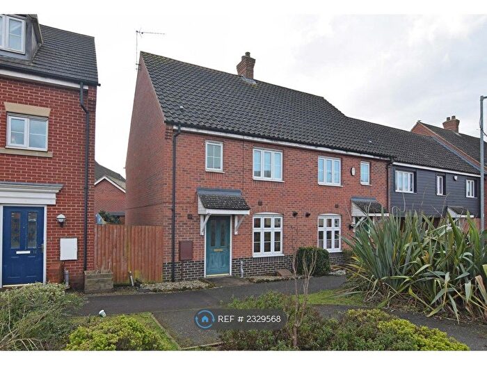 3 Bedroom Semi-Detached House To Rent In Beechan Drive, King's Lynn, PE30