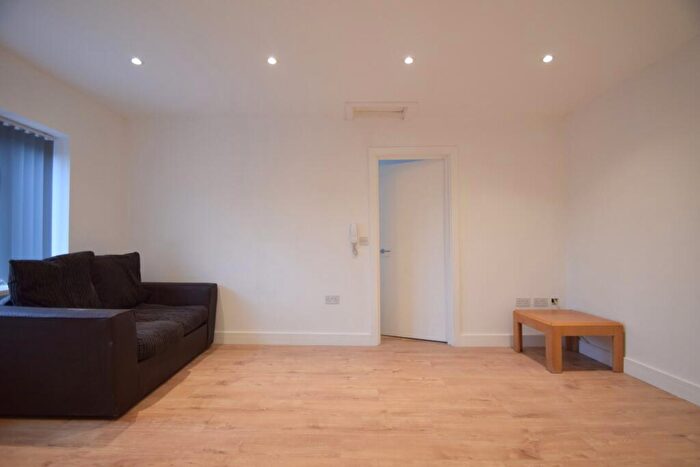 1 Bedroom Flat To Rent In City Road, Roath, CF24