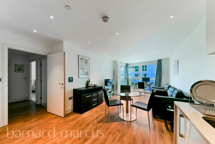 2 Bedroom Flat To Rent In Queensland Road, London, N7