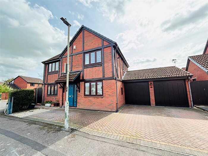 4 Bedroom Detached House For Sale In Martlet Close, Bowerhill, Melksham, SN12