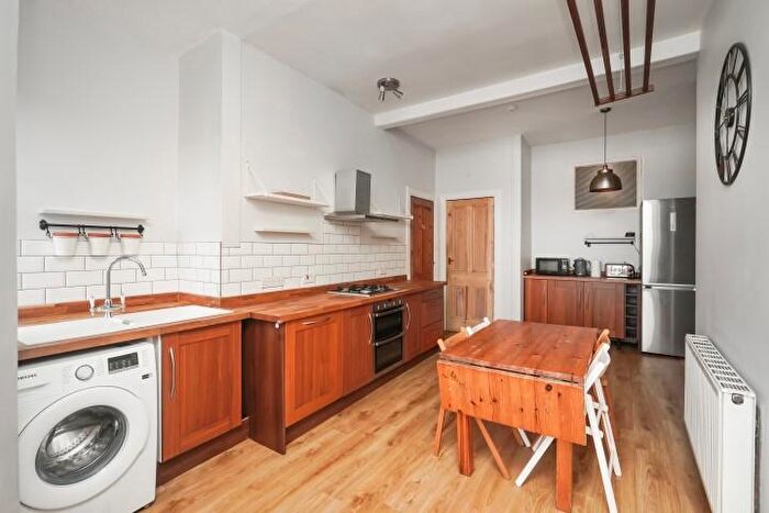 2 Bedroom Flat To Rent In Millar Crescent, Morningside, Edinburgh, EH10