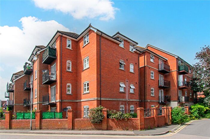 2 Bedroom Apartment For Sale In Market Street, Newbury, Berkshire, RG14