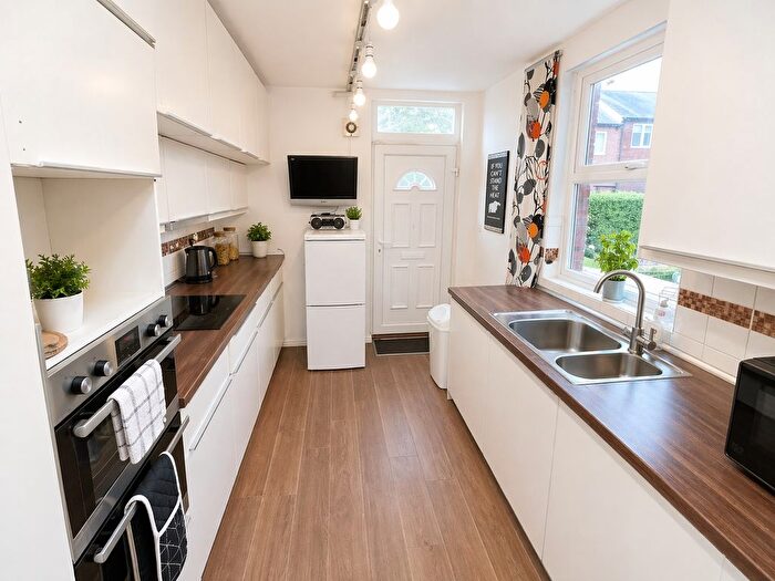 6 Bedroom Terraced House To Rent In Estcourt Terrace, Headingley, Leeds, LS6