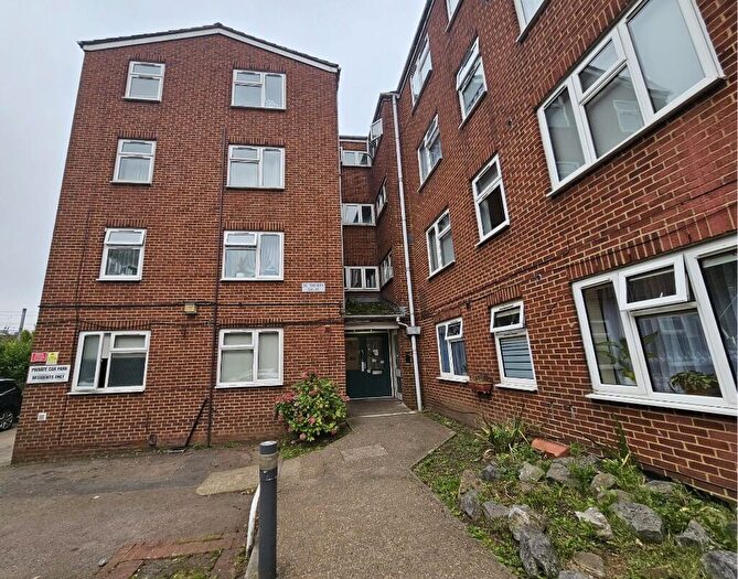 1 Bedroom Flat To Rent In Villa Road, Luton, Bedfordshire, LU2
