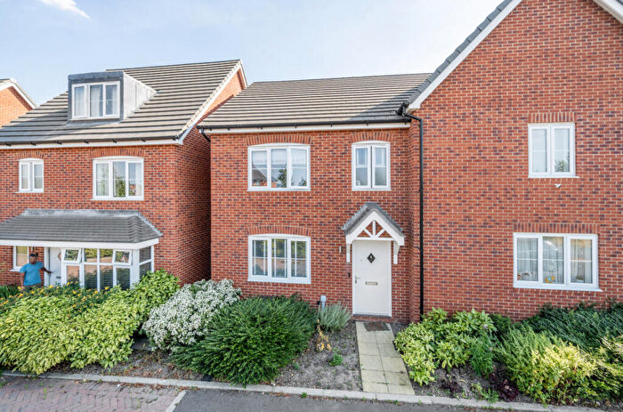 3 Bedroom Semi Detached House For Sale In Gamble Gardens, Wokingham, Berkshire, RG41