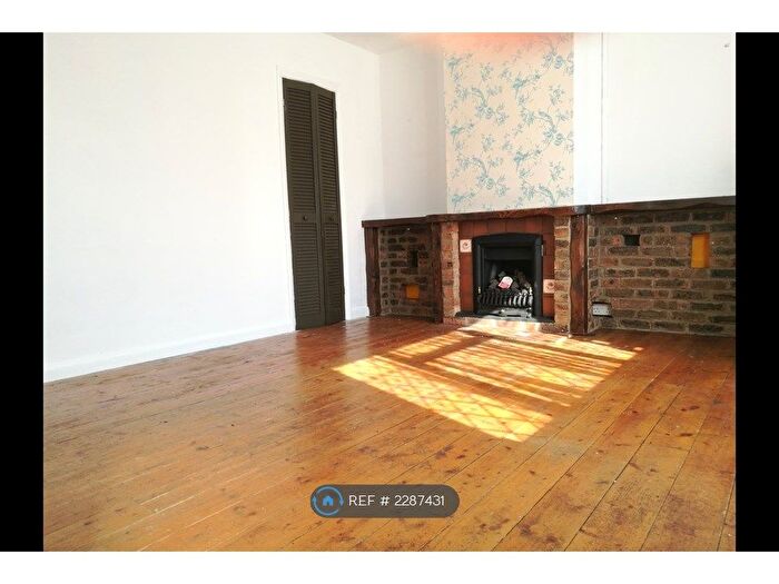 3 Bedroom Semi-Detached House To Rent In Edward Street, Brighton, BN2