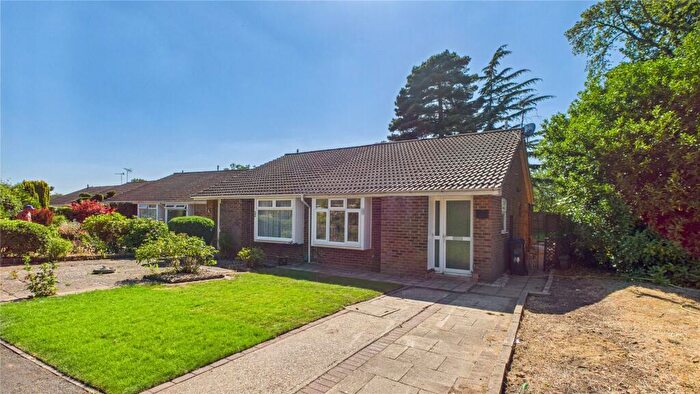 2 Bedroom Bungalow For Sale In Tresta Walk, Horsell, Surrey, GU21