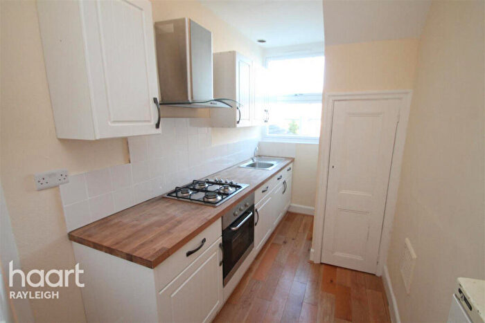 1 Bedroom Flat To Rent In York Road, Southend-on-sea, SS1