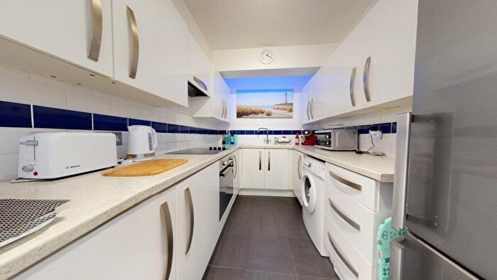 2 Bedroom Apartment To Rent In Little Preston Street, BN1
