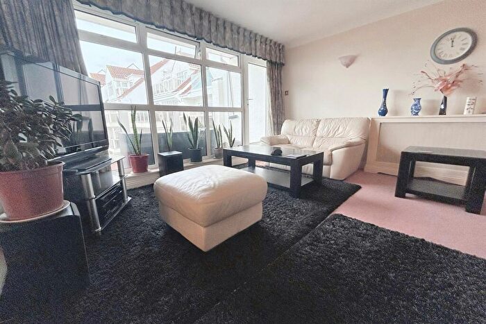 3 Bedroom Flat For Sale In Hamworthy, BH15