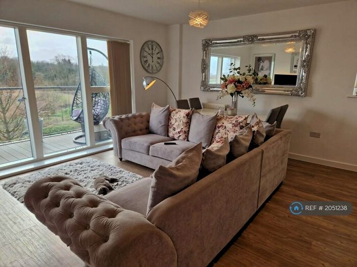 2 Bedroom Flat To Rent In Wainwright Avenue, Greenhithe, DA9