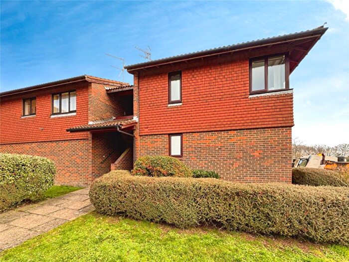 2 Bedroom Flat For Sale In Brickfields Close, Lychpit, Basingstoke, Hampshire, RG24