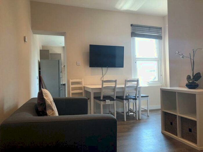 5 Bedroom Maisonette To Rent In Gloucester Road, Bristol, BS7