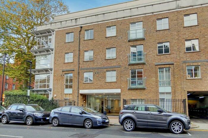 1 Bedroom Flat To Rent In Hardwick Street, Finsbury, London, EC1R