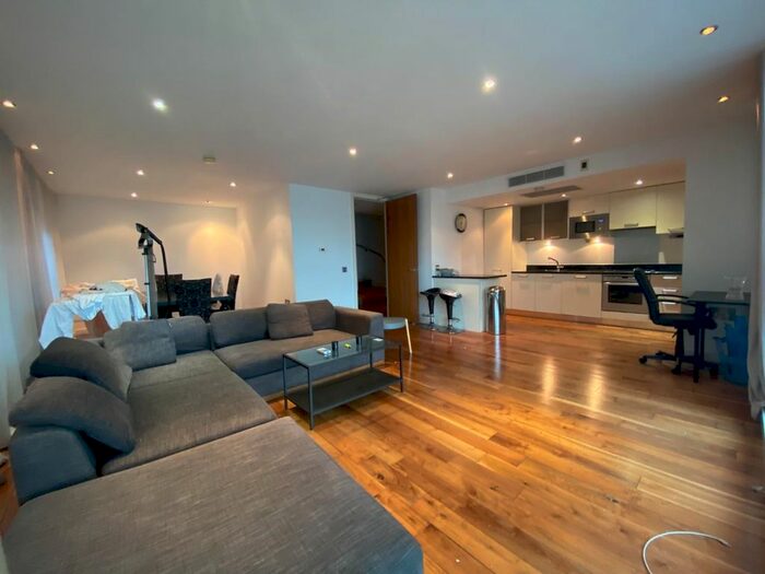 2 Bedroom Flat To Rent In Clowes Street, Salford, M3