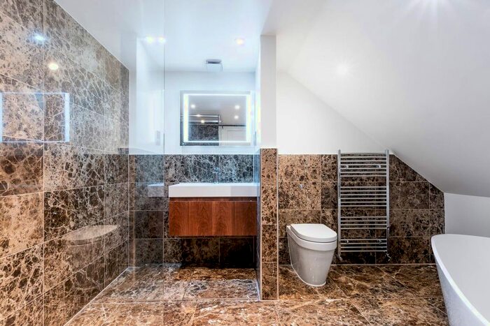 3 Bedroom Property To Rent In Sutton Lane South, Grove Park, London, W4