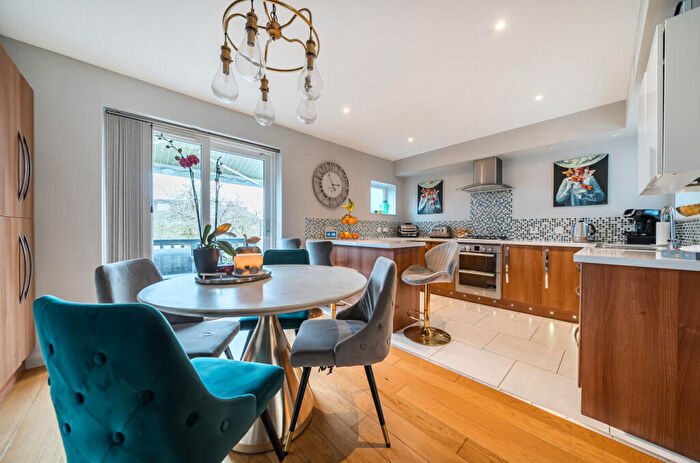 3 Bedroom Semi-Detached House For Sale In Kynaston Road, Bromley, BR1