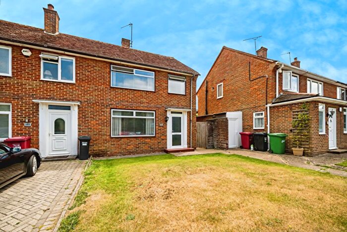 3 Bedroom End Of Terrace House For Sale In Farnham Lane, Slough, SL2