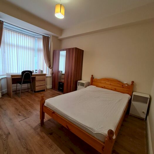 3 Bedroom Town House To Rent In Richmond Street, Coventry, CV2