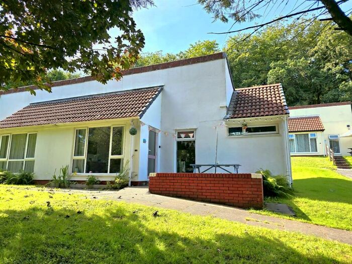 3 Bedroom Semi-Detached Bungalow For Sale In Manorcombe Bungalows, Honicombe Park, Callington, PL17