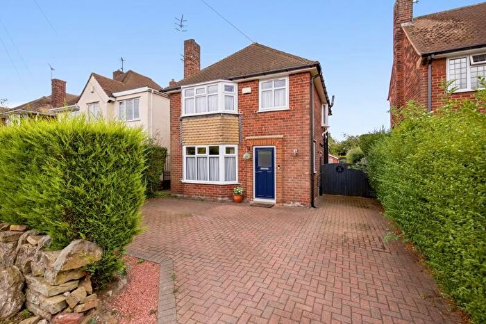 3 Bedroom Detached House For Sale In Broomfield Avenue, Hasland, Chesterfield, S41