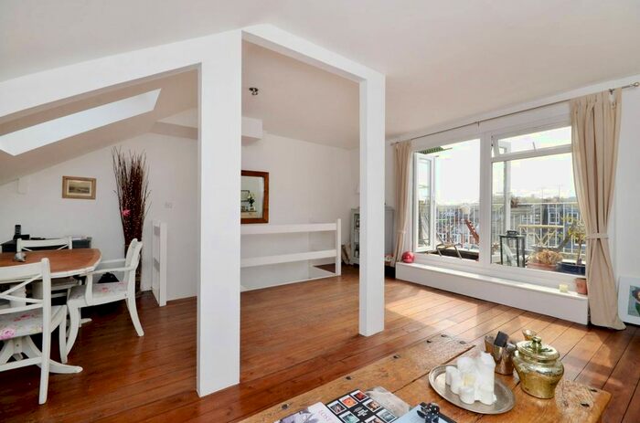 2 Bedroom Flat To Rent In Blythe Road, Brook Green, London, W14