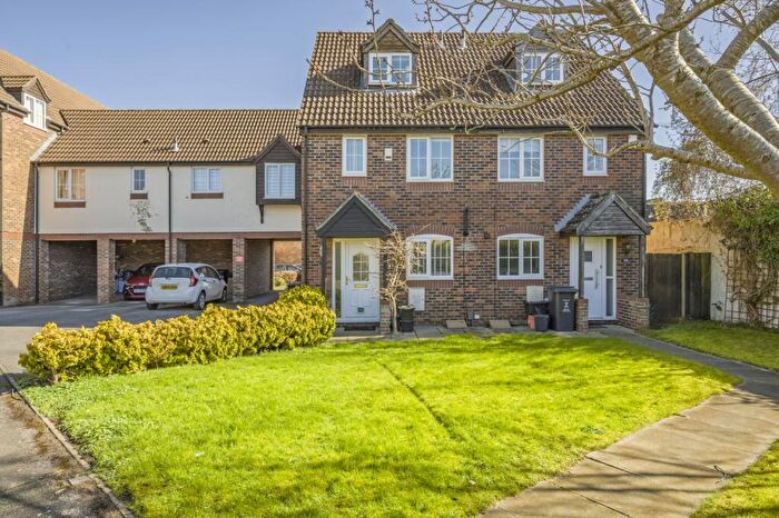 3 Bedroom Semi Detached House For Sale In Dewell Mews, Old Town, Swindon, SN3