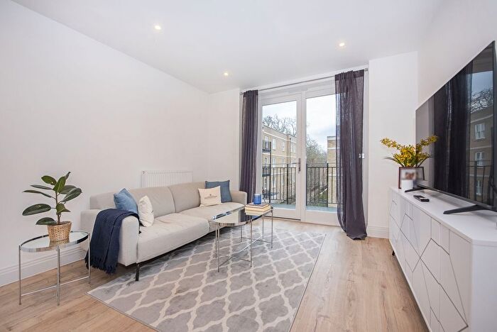 1 Bedroom Flat To Rent In Atkinson Close, London, SW20