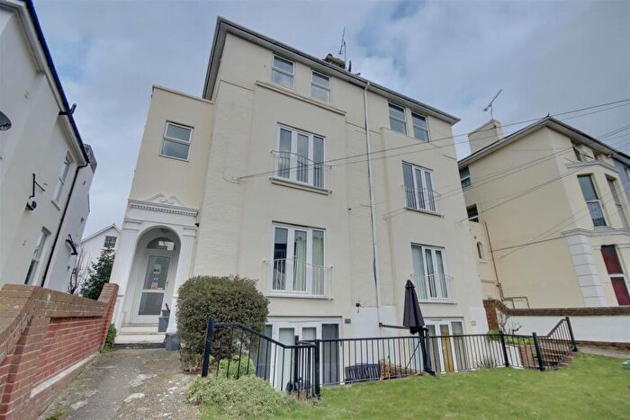 2 Bedroom Flat For Sale In Auckland Road East, Southsea, PO5