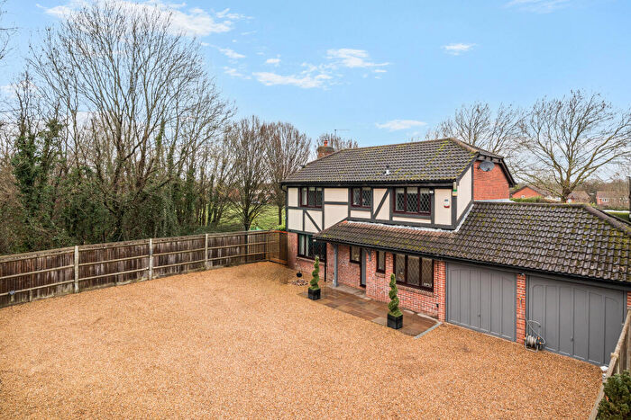 4 Bedroom Detached House For Sale In Cox Grove, Burgess Hill, RH15