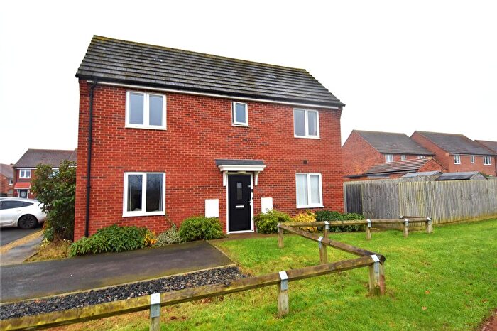 3 Bedroom End Of Terrace House For Sale In Leofric Court, Copcut, Droitwich, Worcestershire, WR9
