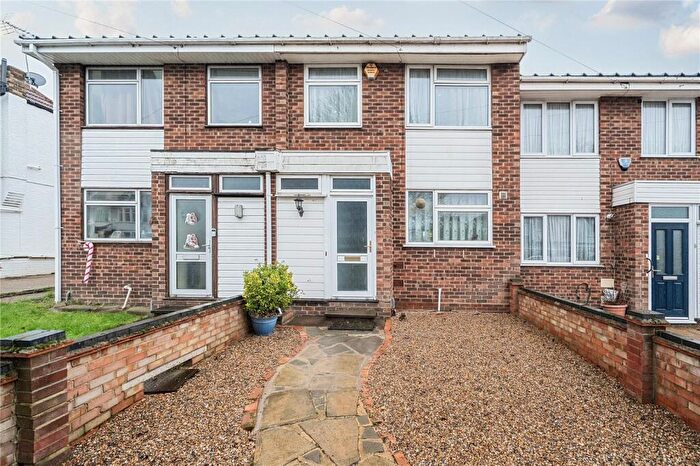 3 Bedroom Terraced House For Sale In Norfolk Avenue, Palmers Green, London, N13