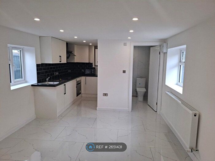 Studio To Rent In St. Hildas Way, Gravesend, DA12