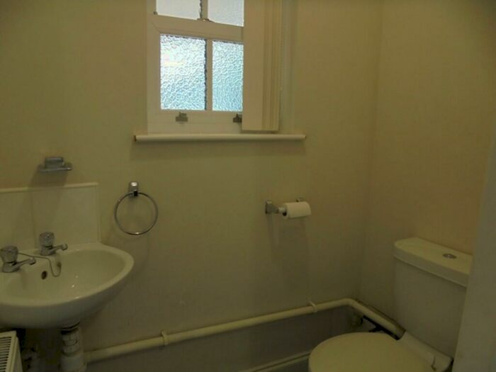 5 Bedroom Semi-Detached House To Rent In Albany Road, Woodhall Spa, LN10
