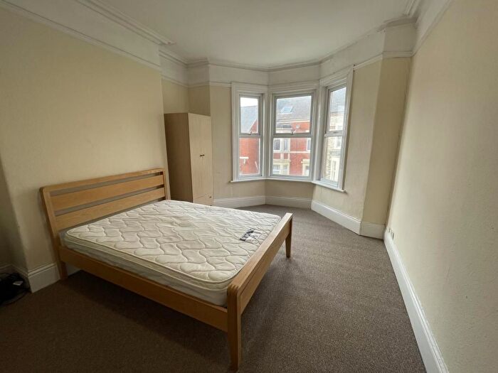 5 Bedroom Flat To Rent In Strathmore Crescent, Newcastle Upon Tyne, NE4