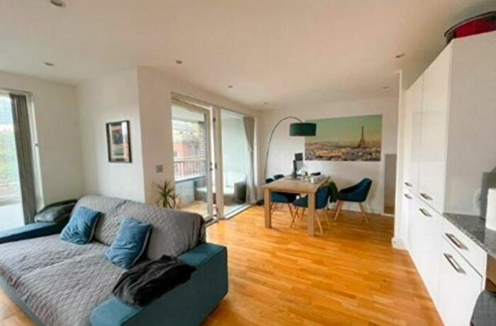 2 Bedroom Flat To Rent In Austin Street, E2
