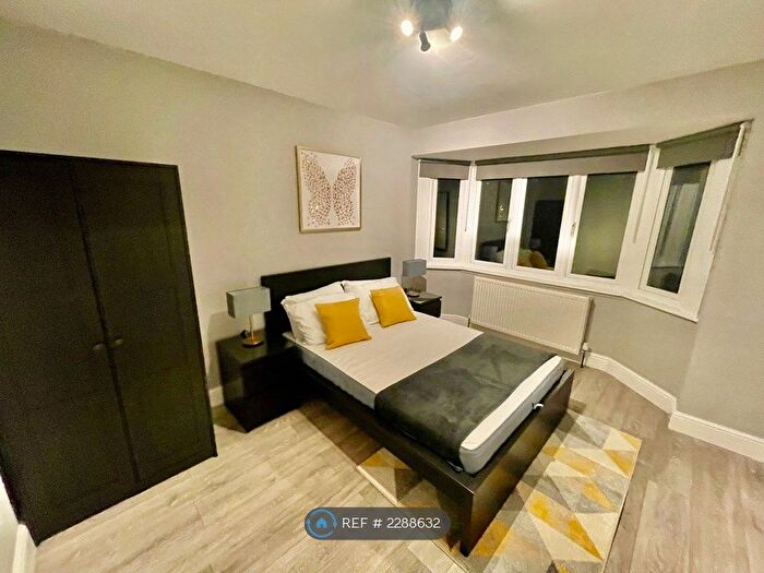 2 Bedroom Flat To Rent In Ruislip Road East, London, W13