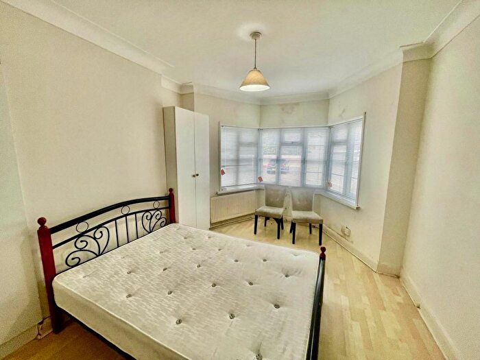 3 Bedroom Semi-Detached House To Rent In West Court, Hounslow, TW5