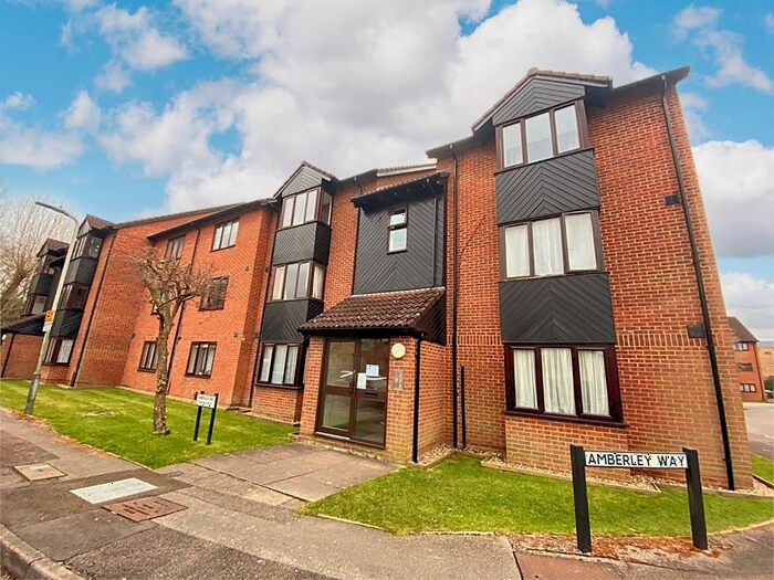 Studio To Rent In Amberley Way, Uxbridge, UB10