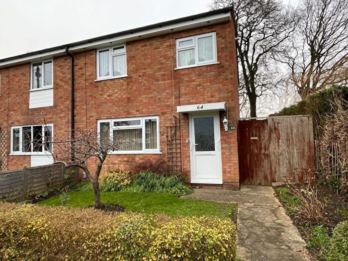 3 Bedroom Semi Detached House For Sale In Wintringham Road, St. Neots, Cambridgeshire, PE19